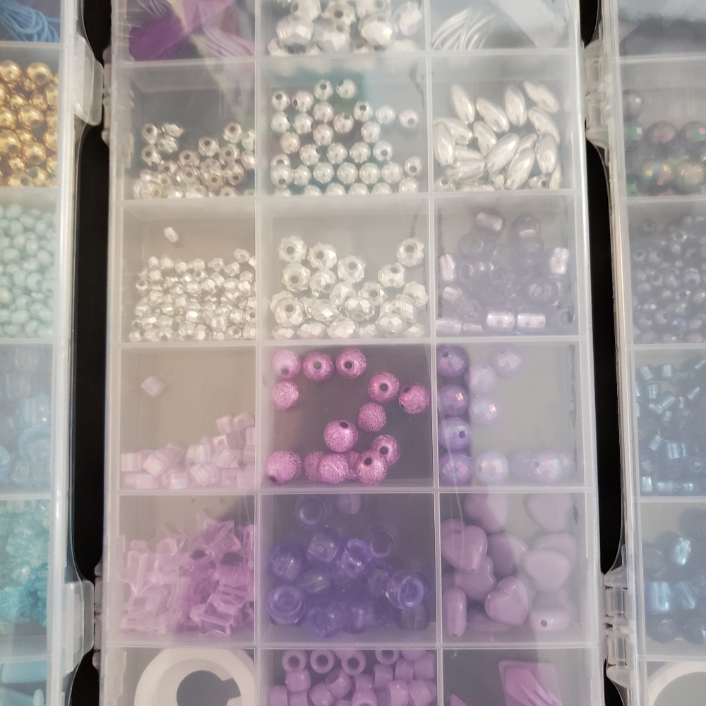 2000 PLUS BEAD JEWELRY KIT - Picture 6 of 8